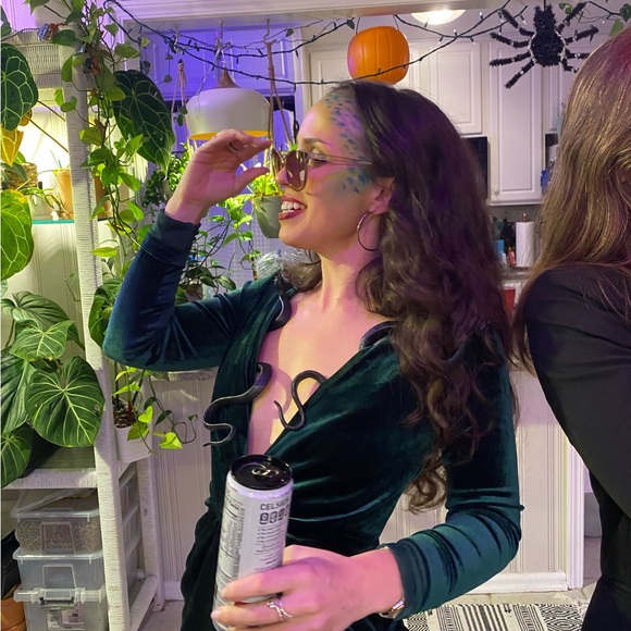 Fashion Nova Green velvet mini dress XS - Picture 4 of 4